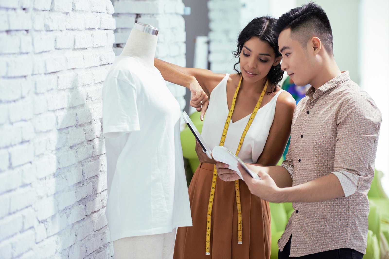 fashion-designers-working-new-collection