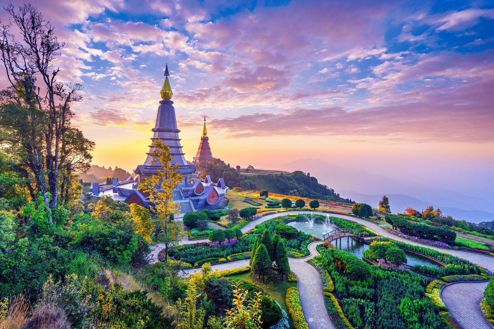 landmark-pagoda-doi-inthanon-national-park-chiang-mai-thailand