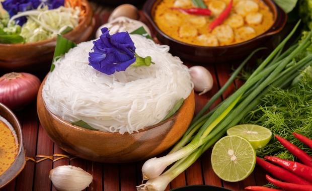 Must-Try Laos Foods and Traditional Dining Customs