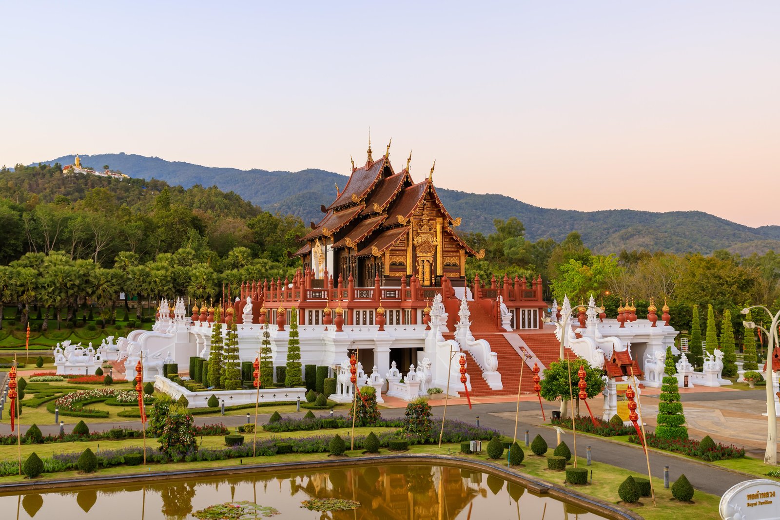 royal-pavilion-ho-kum-luang-lanna-style-pavilion-royal-flora-rajapruek-park-botanical-garden-chiang-mai-thailand