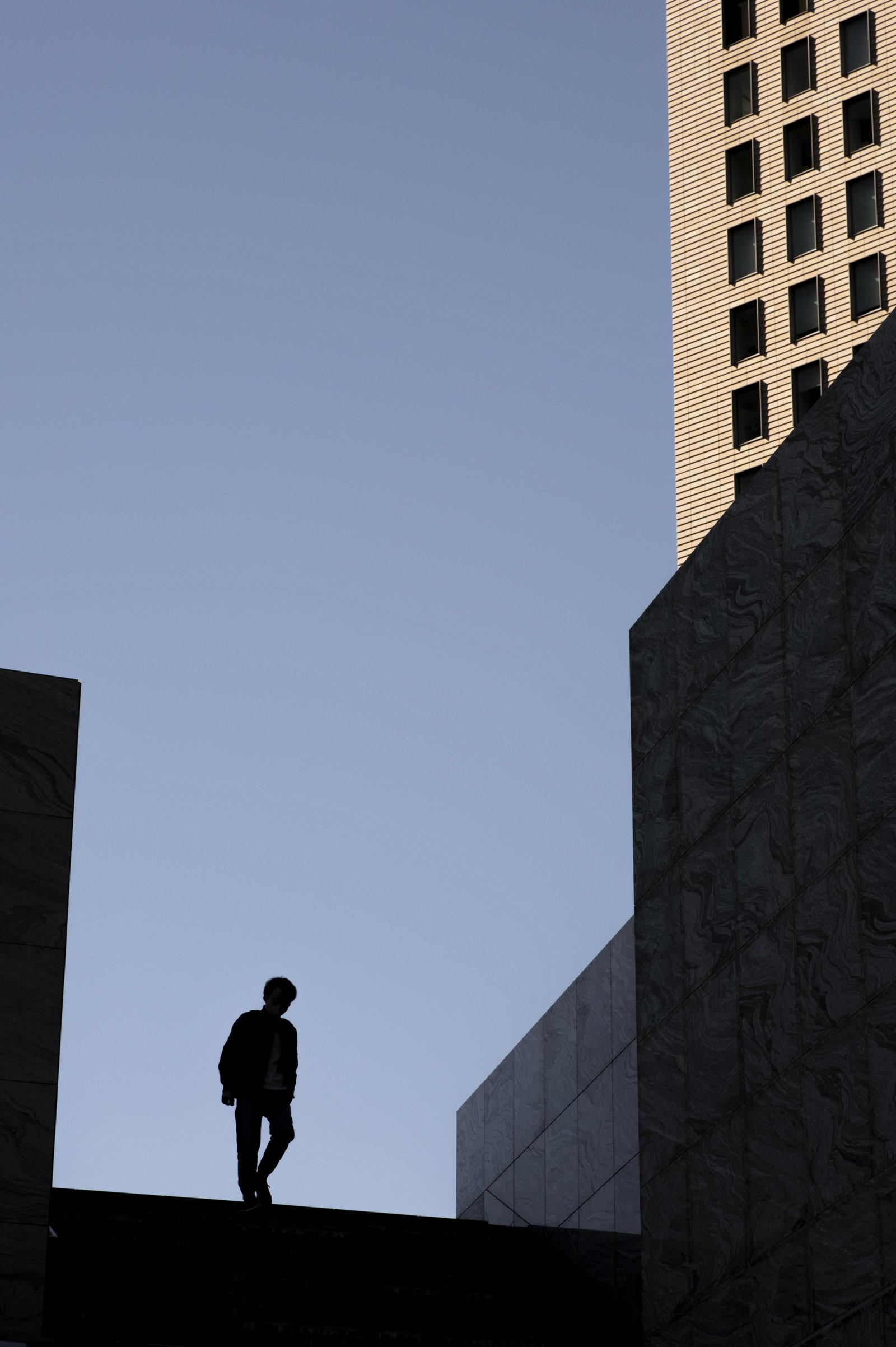 silhouette-person-city